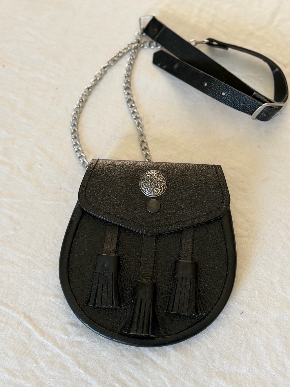 Men’s Traditional Black Leather Snap Close Sporran